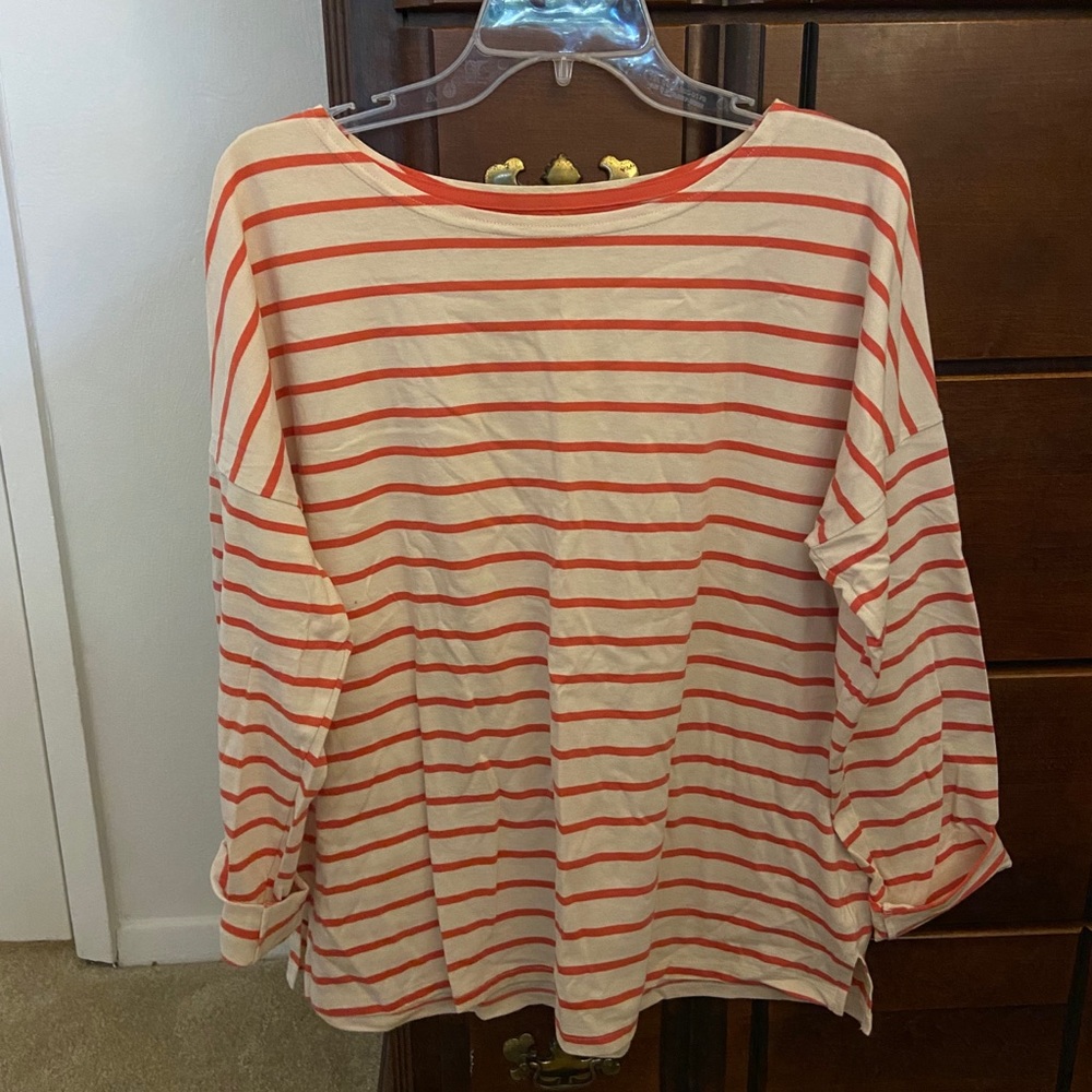 Old Navy long Sleeve T-shirt